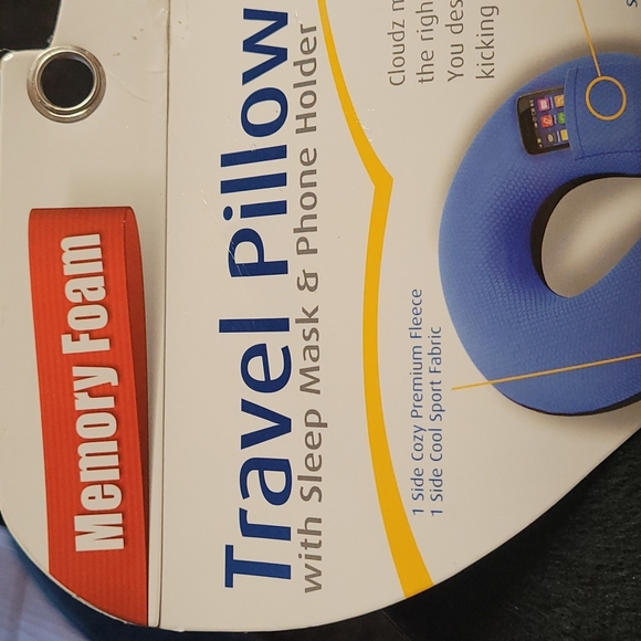 🚗🛫Travel Pillow w/ Sleep Mask - Picture 9 of 11